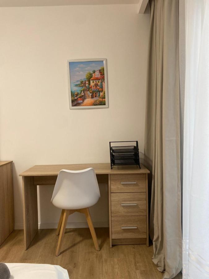 Central Welcoming Apartment In Tirana Exterior foto